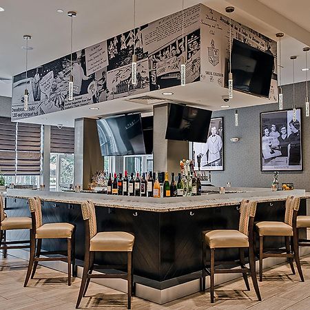 Holiday Inn & Suites Philadelphia W - Drexel Hill By Ihg Exterior photo