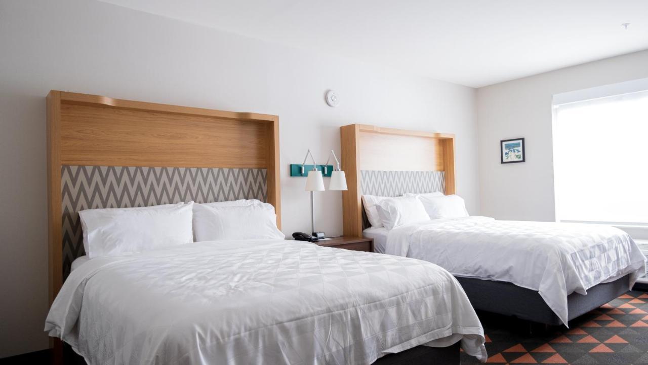 Holiday Inn & Suites Philadelphia W - Drexel Hill By Ihg Exterior photo