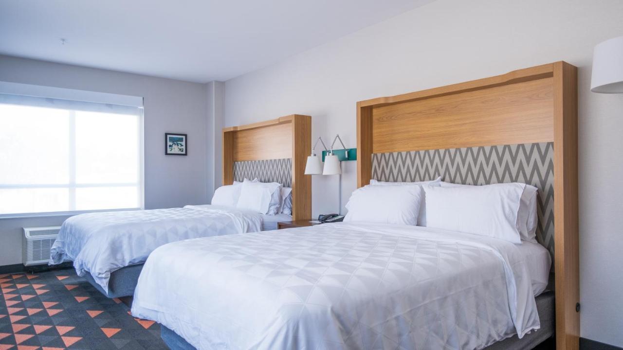 Holiday Inn & Suites Philadelphia W - Drexel Hill By Ihg Exterior photo