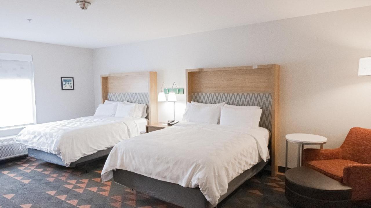 Holiday Inn & Suites Philadelphia W - Drexel Hill By Ihg Exterior photo