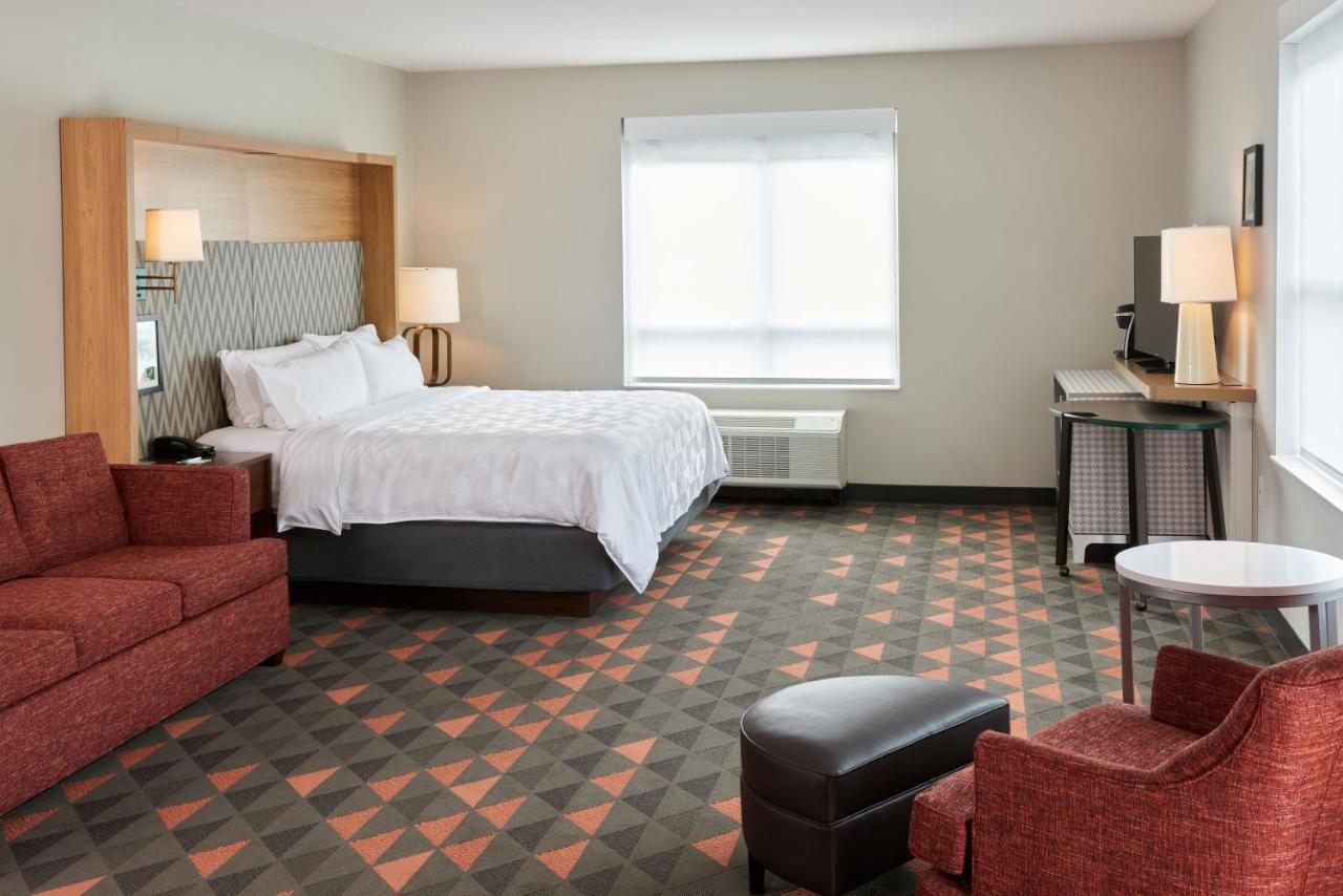 Holiday Inn & Suites Philadelphia W - Drexel Hill By Ihg Exterior photo