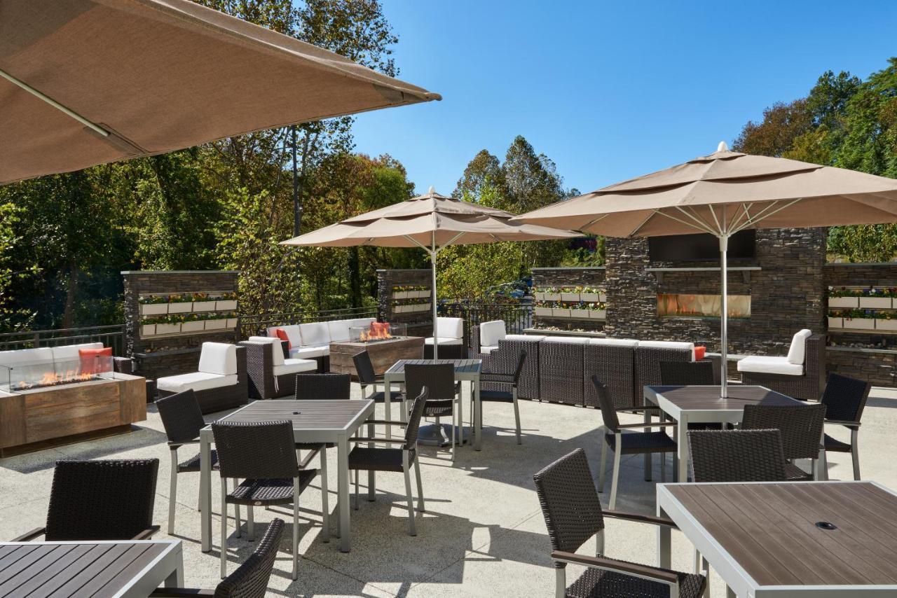 Holiday Inn & Suites Philadelphia W - Drexel Hill By Ihg Exterior photo