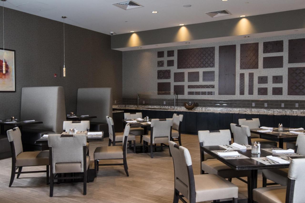 Holiday Inn & Suites Philadelphia W - Drexel Hill By Ihg Exterior photo